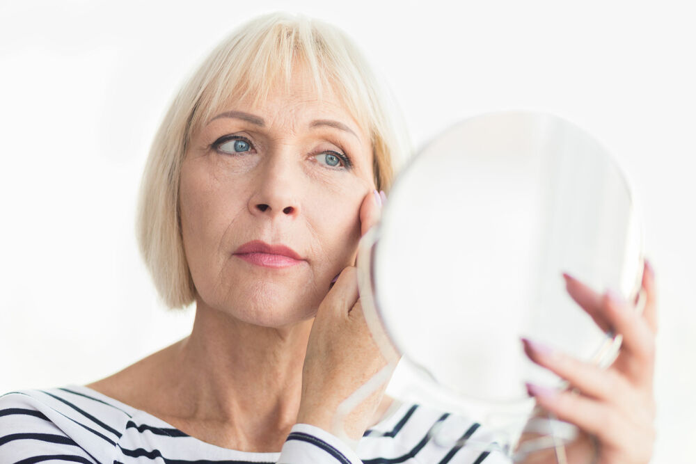 You are currently viewing How Eyelids Change as We Age and What You Can Do To Correct It
